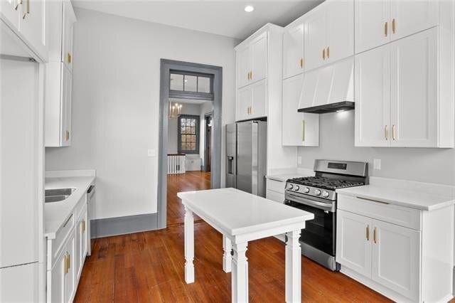 Building Photo - 1401 N Galvez St