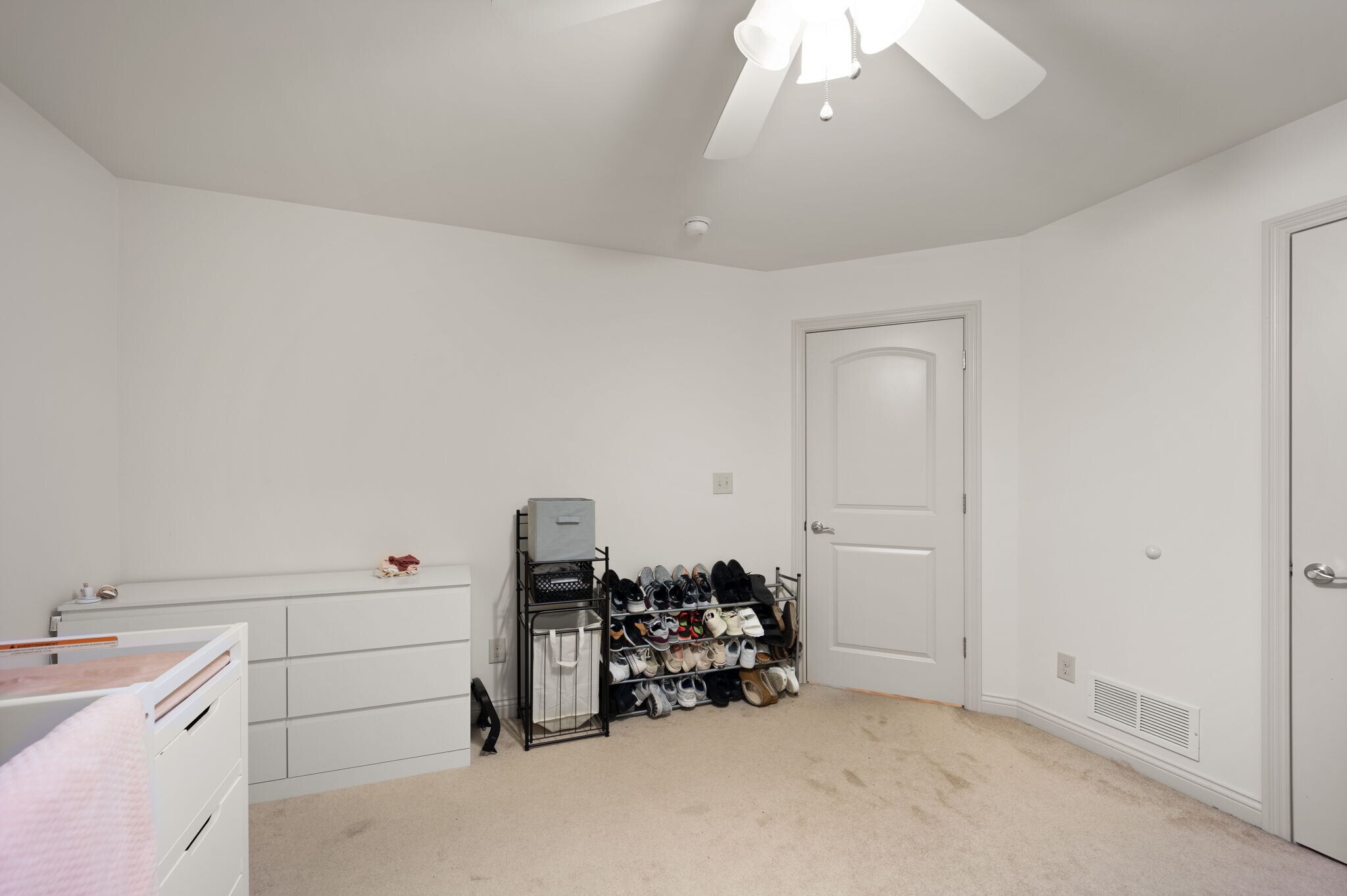 Building Photo - 12 Charlottes Pl