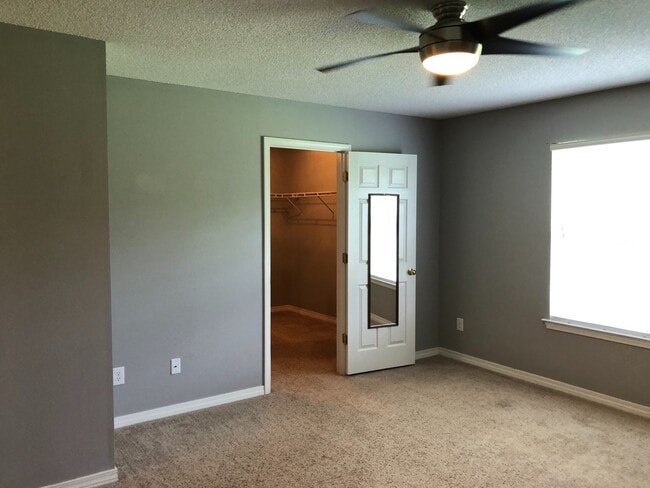 Building Photo - Gulf Breeze - Grand Ridge - 4 bedroom, 2.5...