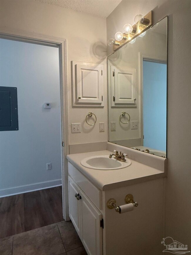 Building Photo - 6299 Cottage Woods Dr