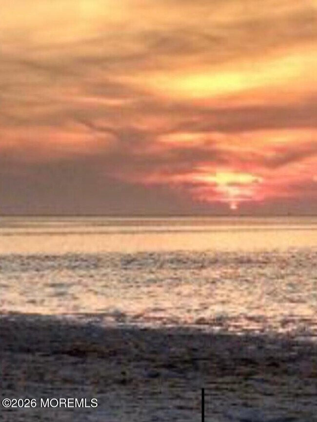 Building Photo - 1704 Boulevard