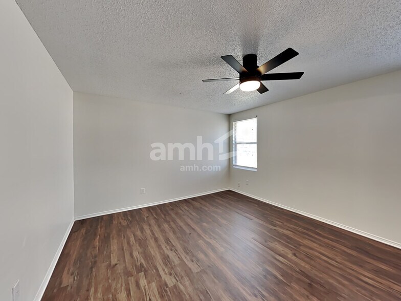 Building Photo - 14847 Canyon Ridge Dr