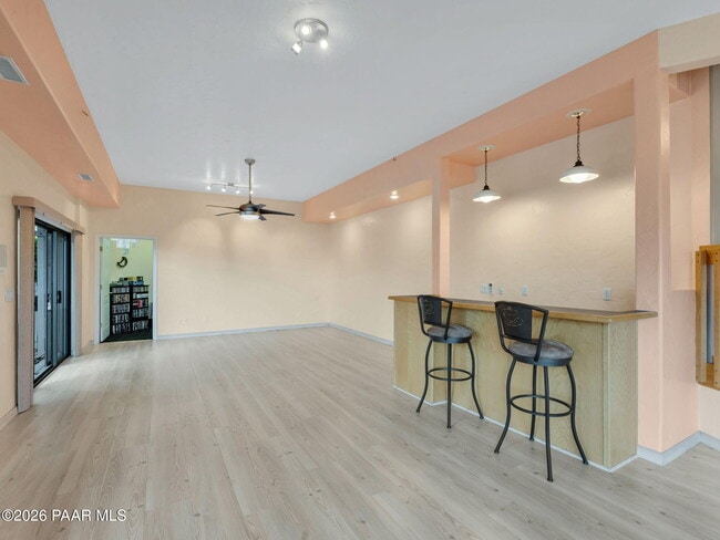 Building Photo - 3160 Rainbow Ridge Dr