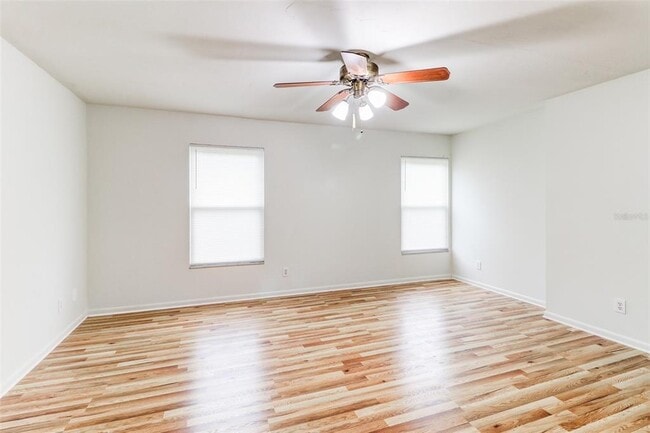 Building Photo - 16107 Country Crossing Dr