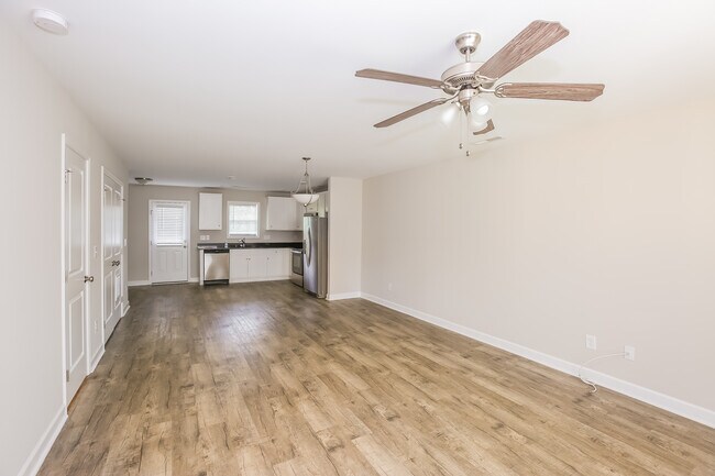 Building Photo - 138 Rowan St