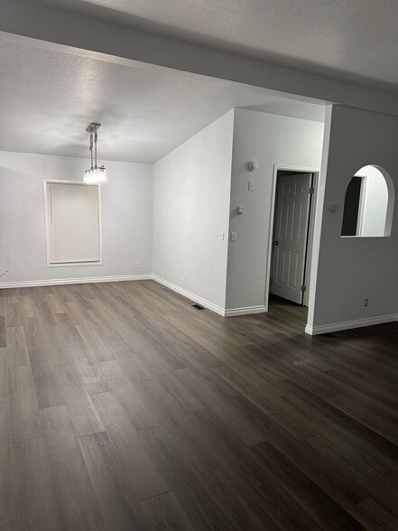 Building Photo - 6804 NE 56th Ave