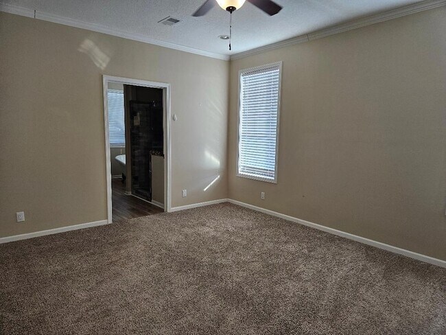 Building Photo - 555 Paint Creek Rd