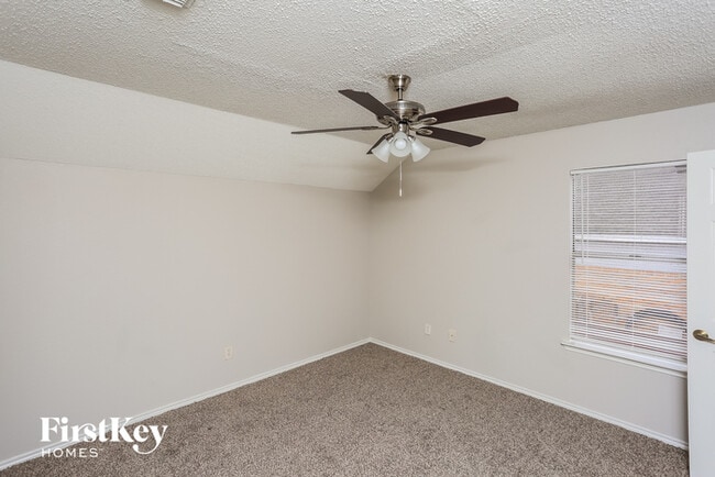 Building Photo - 10219 Budtime Ln