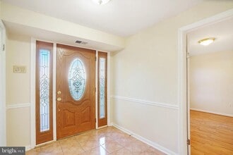 Building Photo - 4339 Cedarlake Ct