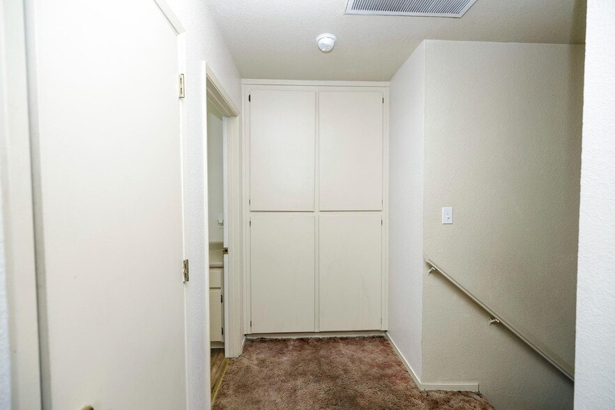 Building Photo - 1580 N Denair Ave