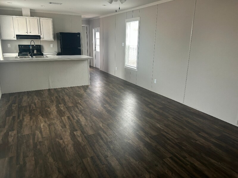 Building Photo - 636 Sweet Pea Ln