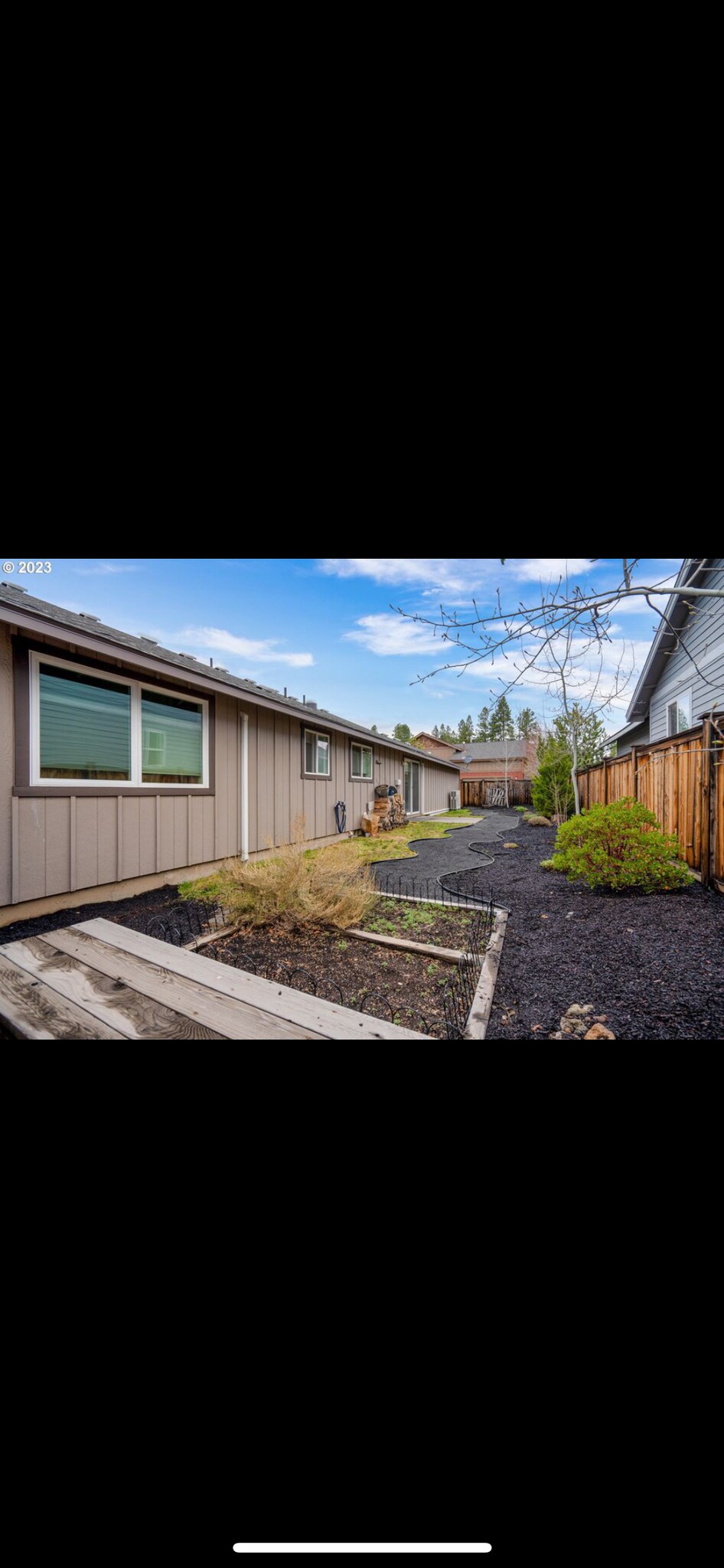 Building Photo - 3062 NW Kelly Hill Ct