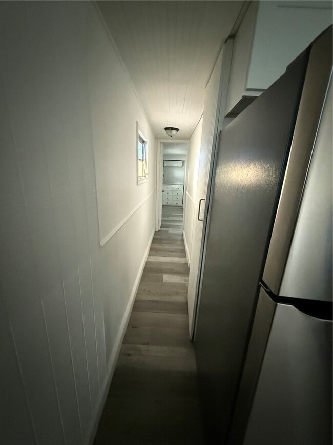 Building Photo - 310 E Jack Ave