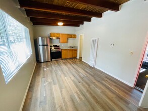 Building Photo - Studio apartment for RENT in South Lake Tahoe