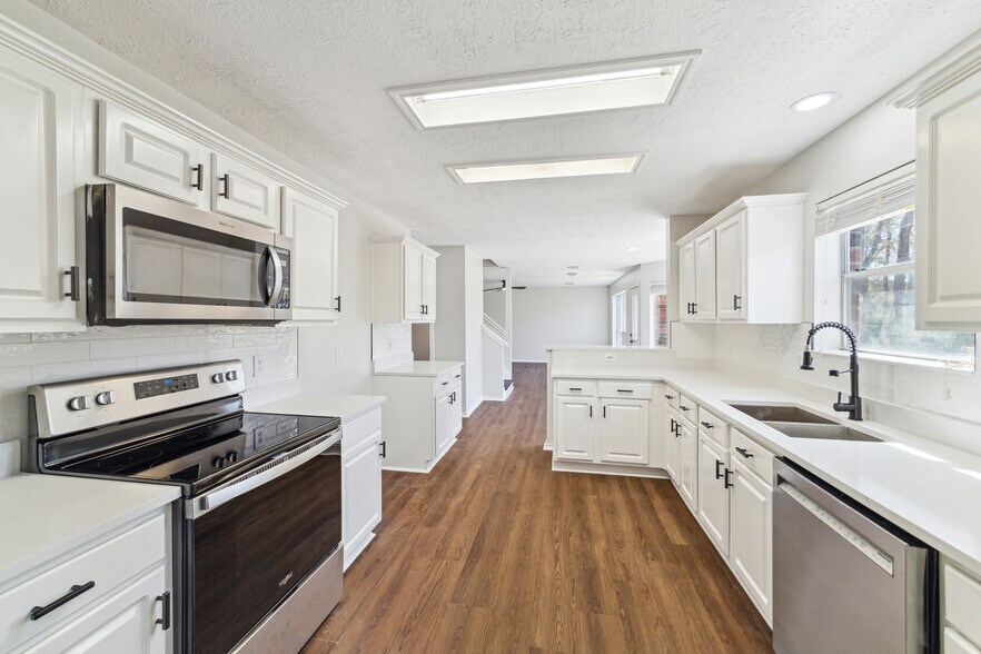 Building Photo - 18603 Timber Twist Dr