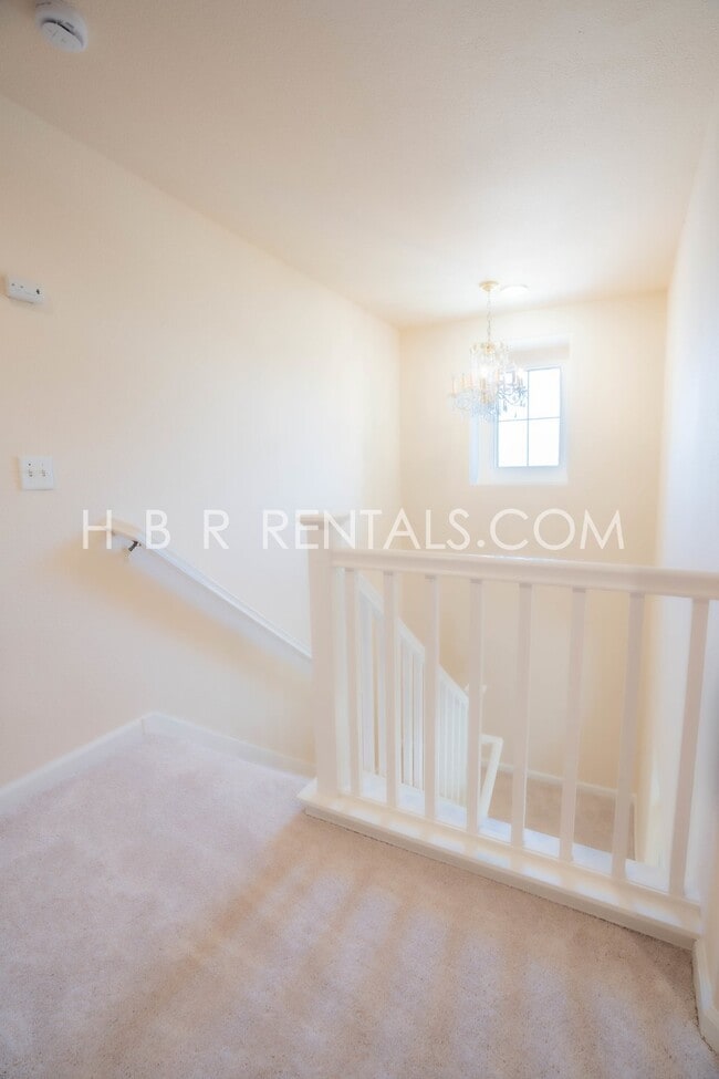 Building Photo - Charming 4 Bed, 2.5 Bath Home in Manteca, ...