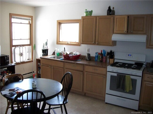 Building Photo - 20 Lawrence St