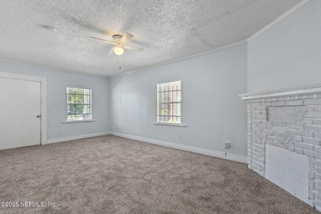 Building Photo - 421 W 18th St