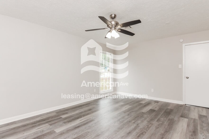 Building Photo - 4747 Falcon Ln