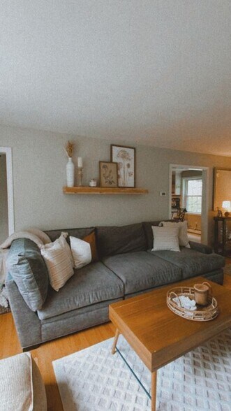 Building Photo - 237 Chestnut Hill Rd