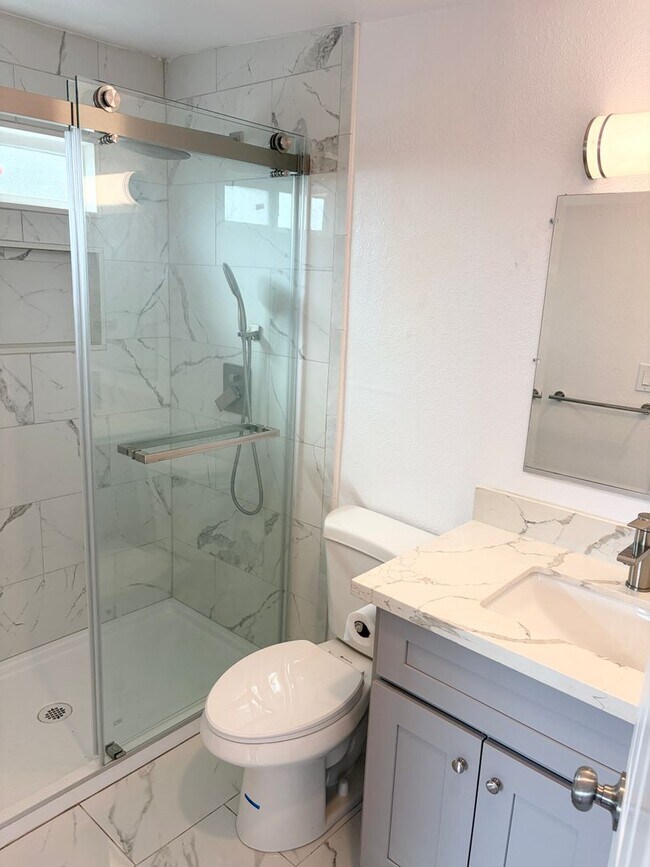 Building Photo - Beautifully Maintained 4-Bedroom Home with Private Backyard