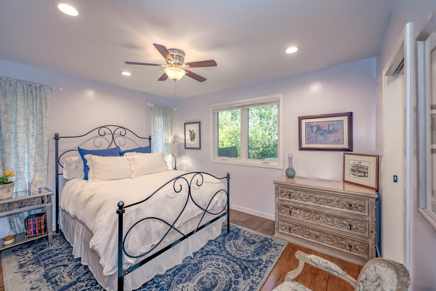 Building Photo - 2152 Grand Oaks Ave