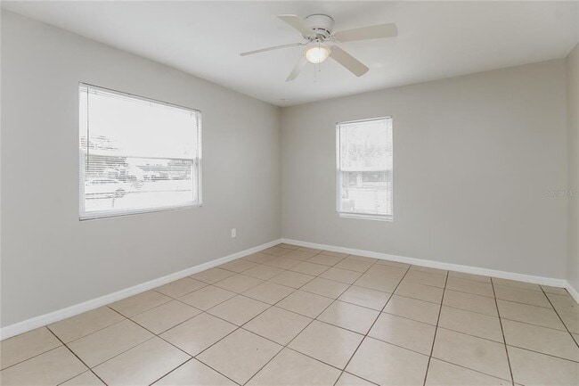 Building Photo - 125 Yale Dr