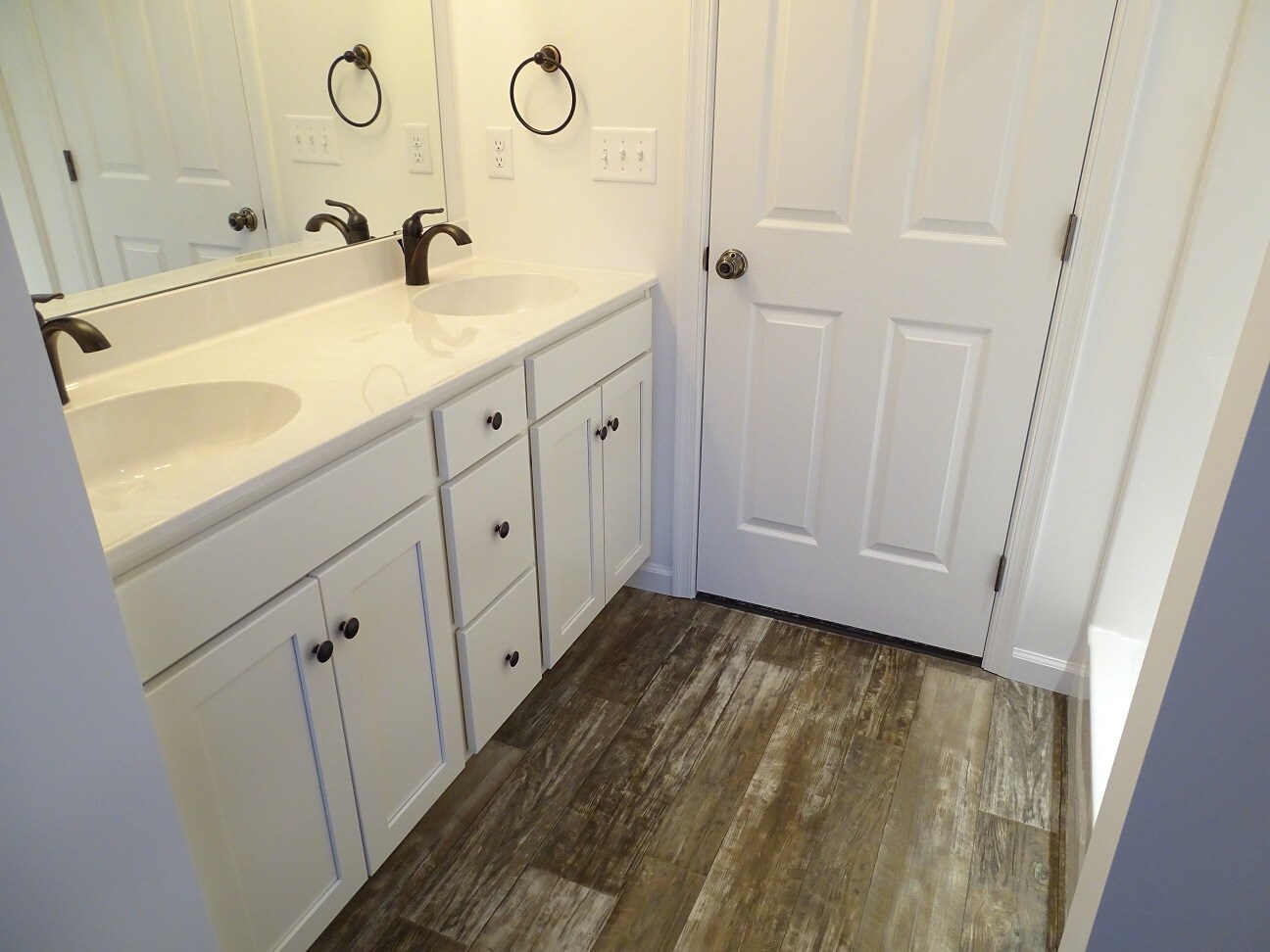 Building Photo - 207 Abbey Ln