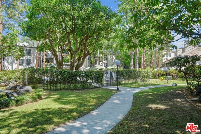 Building Photo - 7740 Redlands St