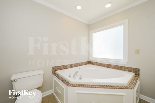 Building Photo - 3125 Glenshire Dr