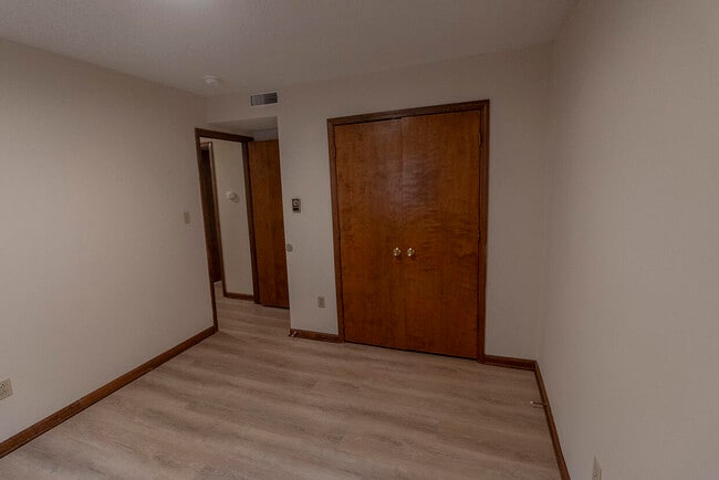 Building Photo - 1003 Canterbury Dr