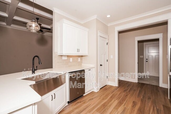 Building Photo - 205 Emberwood Way