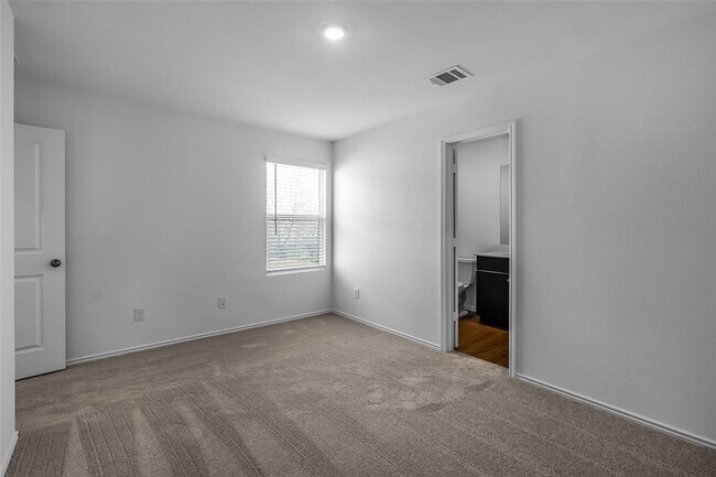 Building Photo - 61 Trinity Cir