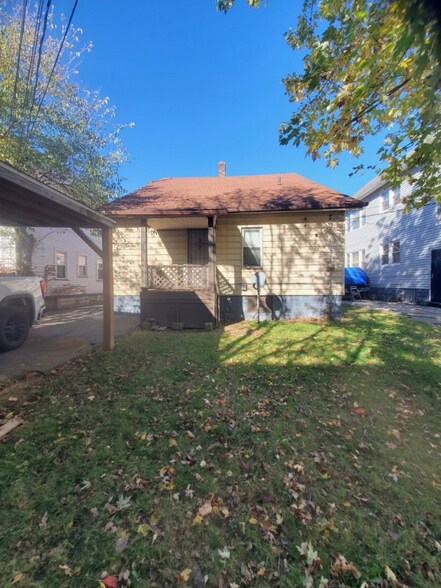 Building Photo - 11806 Farringdon Ave