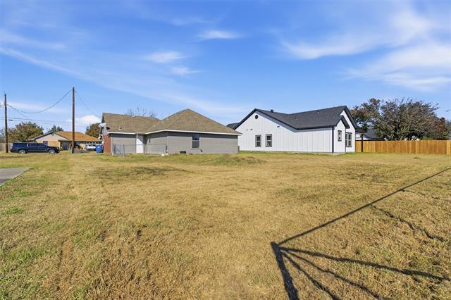 Building Photo - 803 Melody Cir