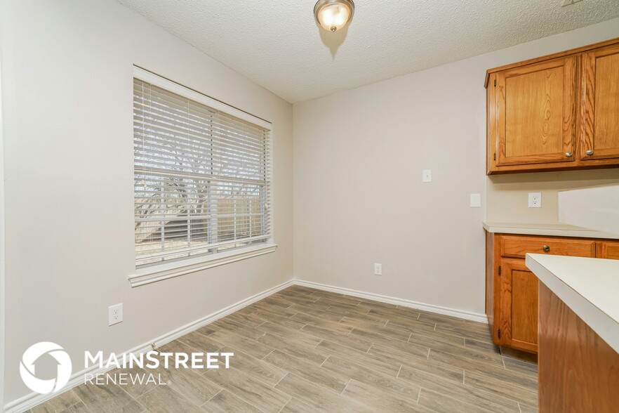 Building Photo - 922 Bayfield Dr