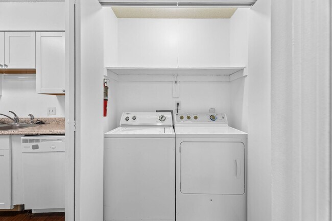 Building Photo - 476 Lombard St