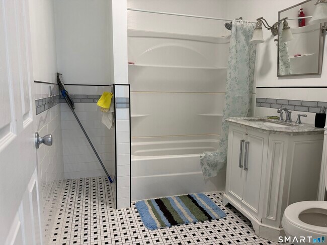 Building Photo - 144 Palisade Ave