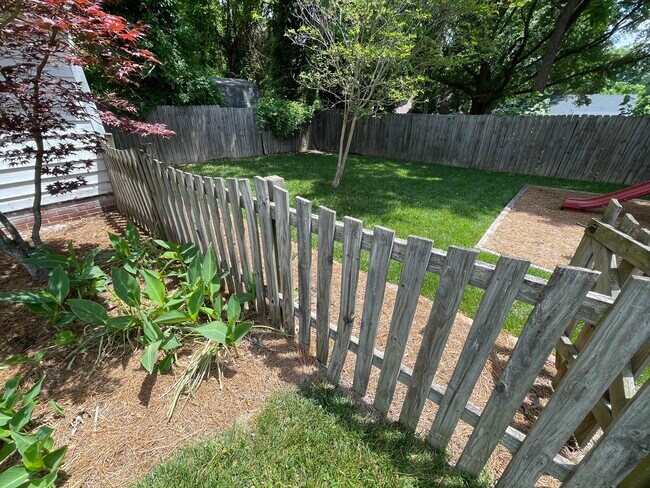 Building Photo - 845 Watson Ave