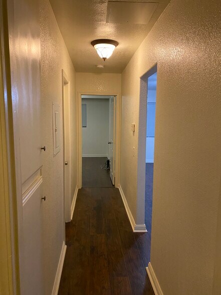 Hallway - 219 Turf Dr