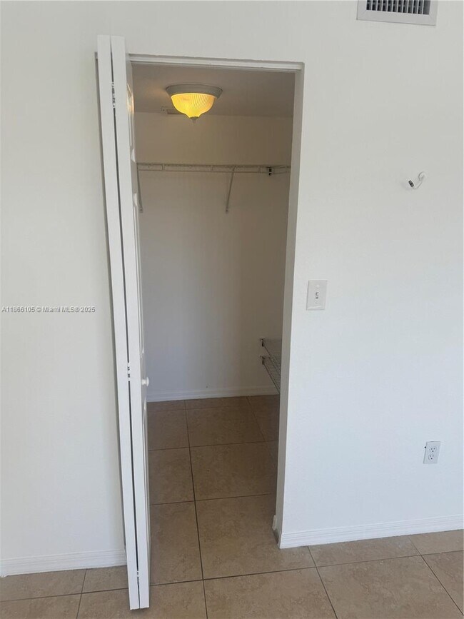 Building Photo - 2120 W Flagler St