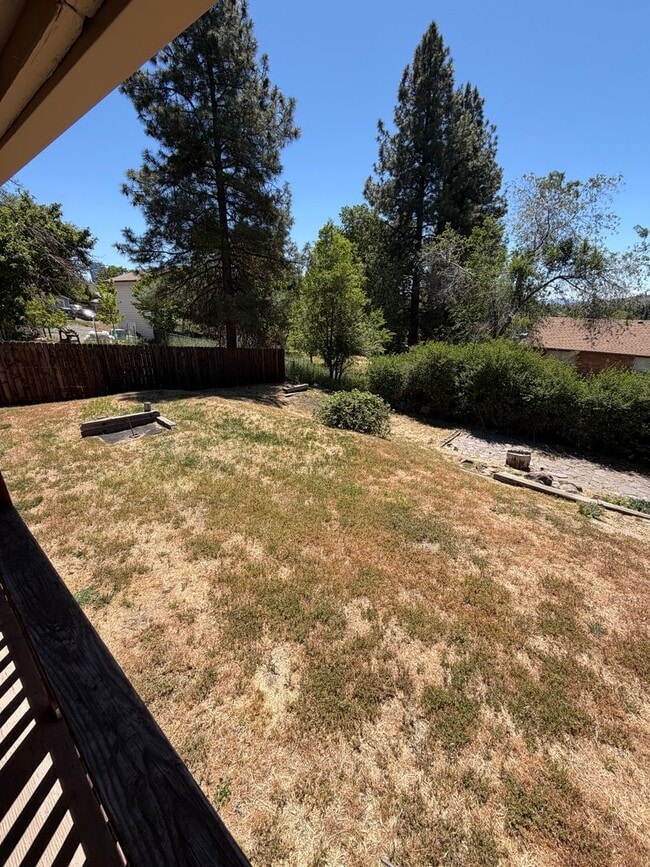 Building Photo - The Perfect House for Roommates, 6bdrms, 3.5 baths, 1.5 miles from Oregon Tech and Sky Lakes Medi...