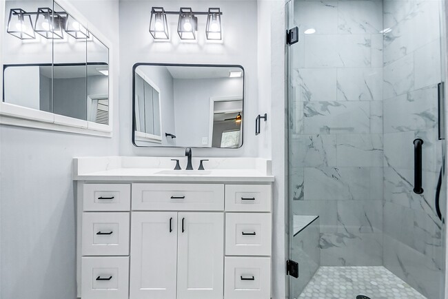 Building Photo - 5122 W Bellfort Ave