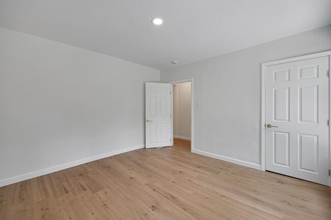 Building Photo - 5385 Reber Pl