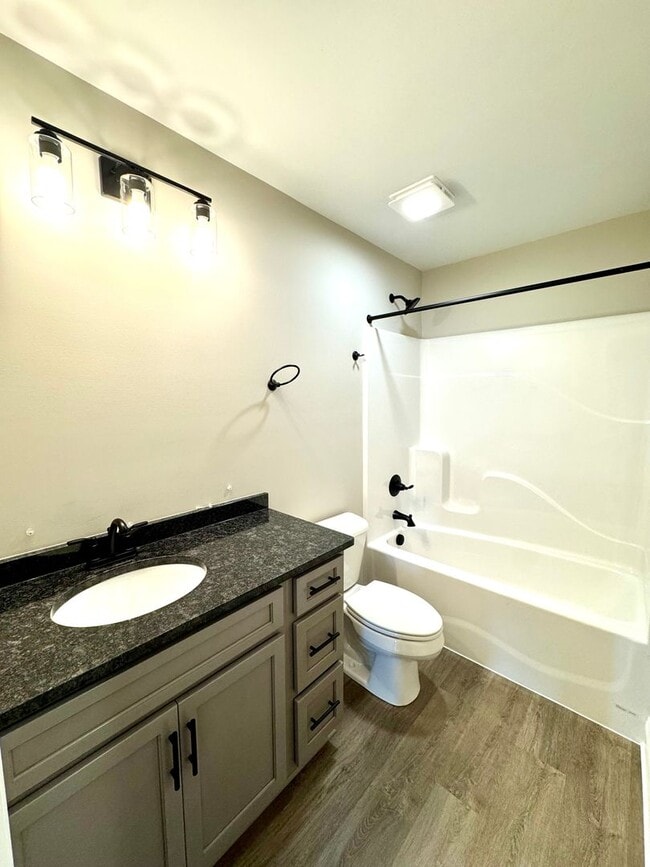 Building Photo - Brand New 3 Bed, 2.5 Bath Townhouse