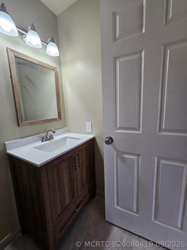 Building Photo - 4876 Orleans Ct