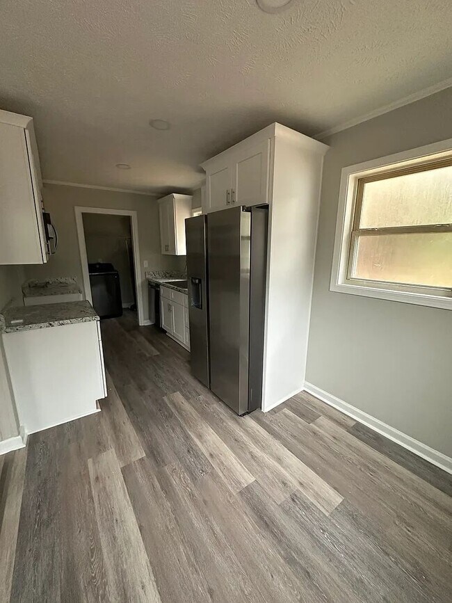 Building Photo - Charming 3BR House in Spring Lake