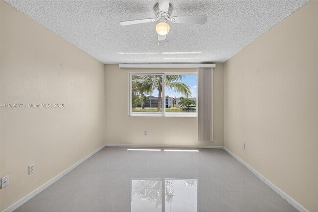 Building Photo - 7214 S Devon Dr