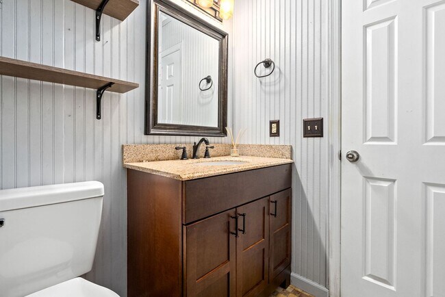 Building Photo - The Brookes Condos, Unit 02-09