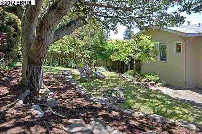 Building Photo - Gorgeous North Berkeley 3 Bedroom